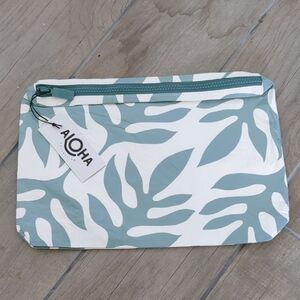 Aloha Collection Mid Pouch Leaf Print